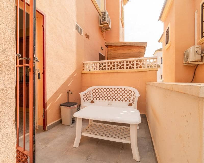 3 quarto Moradia em Banda para venda em La Zenia com piscina - 225 000 € (Ref: 10055772)