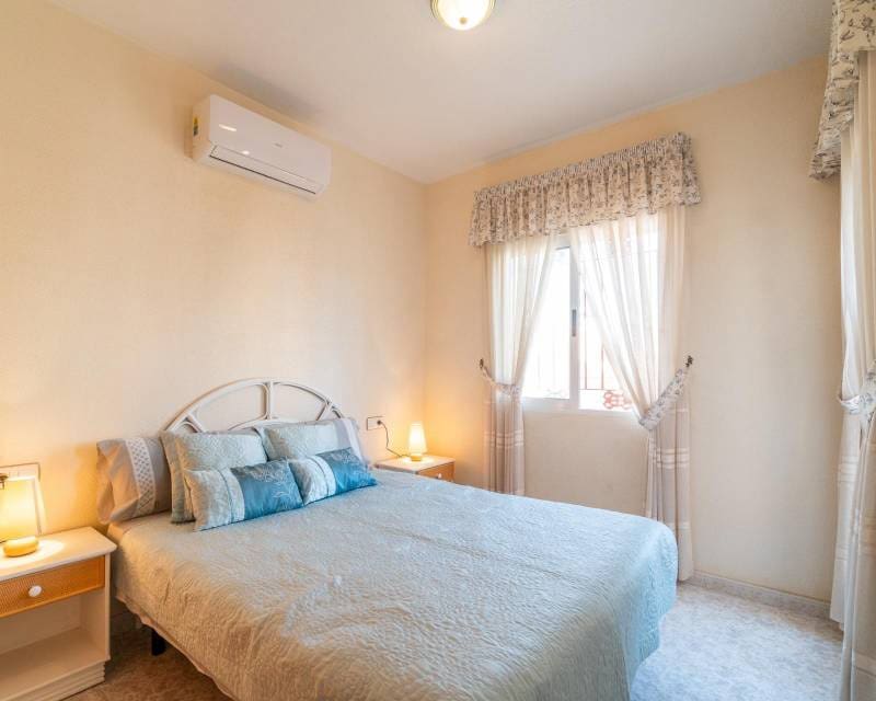 3 quarto Moradia em Banda para venda em La Zenia com piscina - 225 000 € (Ref: 10055772)