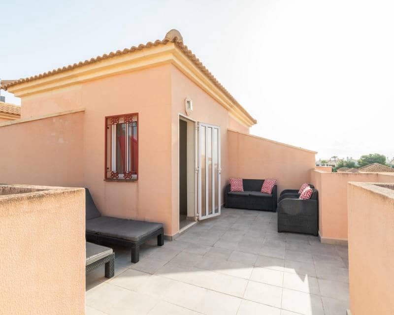 3 quarto Moradia em Banda para venda em La Zenia com piscina - 225 000 € (Ref: 10055772)