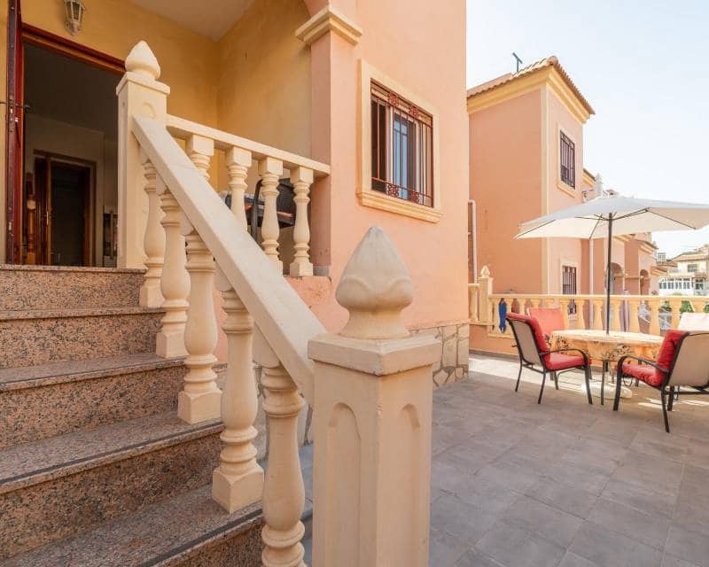 3 quarto Moradia em Banda para venda em La Zenia com piscina - 225 000 € (Ref: 10055772)