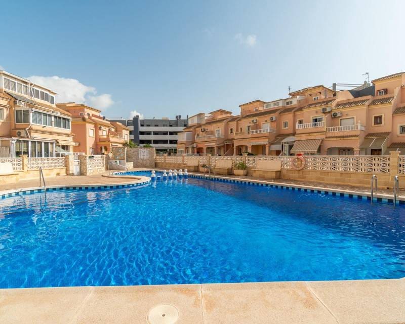 3 quarto Moradia em Banda para venda em La Zenia com piscina - 225 000 € (Ref: 10055772)