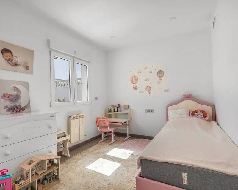 Chalet de 5 habitaciones en Los Balcones en venta con piscina - 849.000 € (Ref: 10057272)