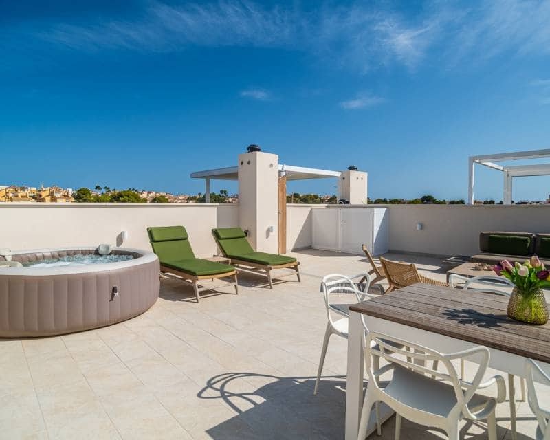 2 soverom Penthouse til salgs i Los Altos med svømmebasseng - € 349 900 (Ref: 10062692)