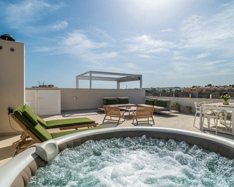 2 soverom Penthouse til salgs i Los Altos med svømmebasseng - € 349 900 (Ref: 10062692)