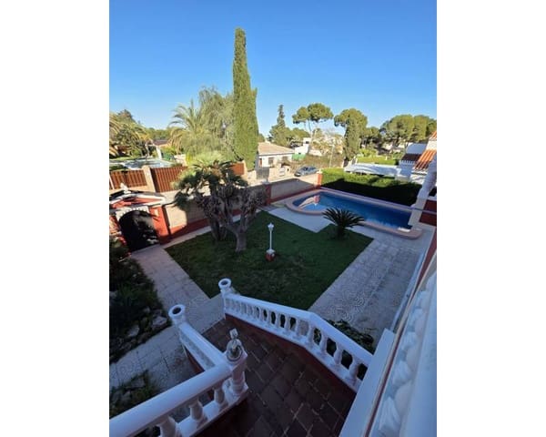 5 makuuhuone Huvila myytävänä paikassa Dehesa de Campoamor, Orihuela mukana uima-altaan 
autotalli - 860 000 € (Ref: 10065181)