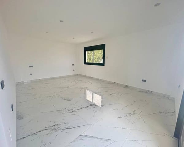 Chalet de 4 habitaciones en Dehesa de Campoamor, Orihuela en venta con piscina - 985.000 € (Ref: 10076876)