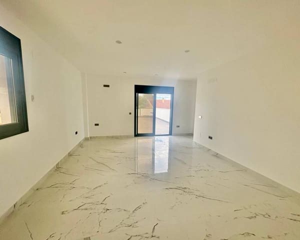 Chalet de 4 habitaciones en Dehesa de Campoamor, Orihuela en venta con piscina - 985.000 € (Ref: 10076876)