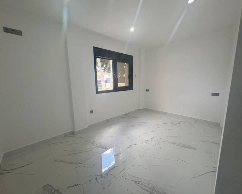 Chalet de 4 habitaciones en Orihuela Costa en venta con piscina - 985.000 € (Ref: 10076876)