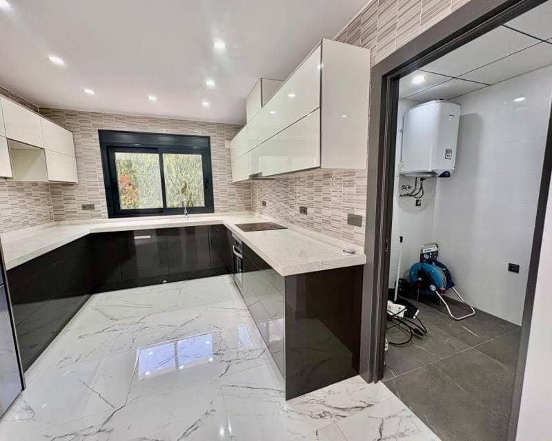 Chalet de 4 habitaciones en Orihuela Costa en venta con piscina - 985.000 € (Ref: 10076876)