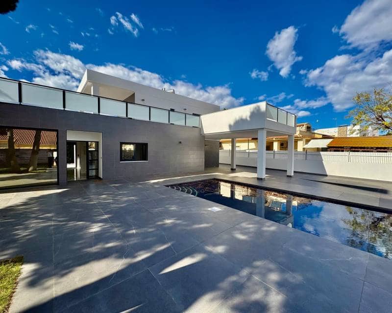 Chalet de 4 habitaciones en Orihuela Costa en venta con piscina - 985.000 € (Ref: 10076876)