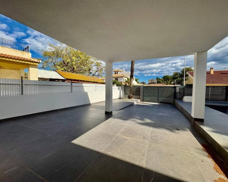 Chalet de 4 habitaciones en Orihuela Costa en venta con piscina - 985.000 € (Ref: 10076876)