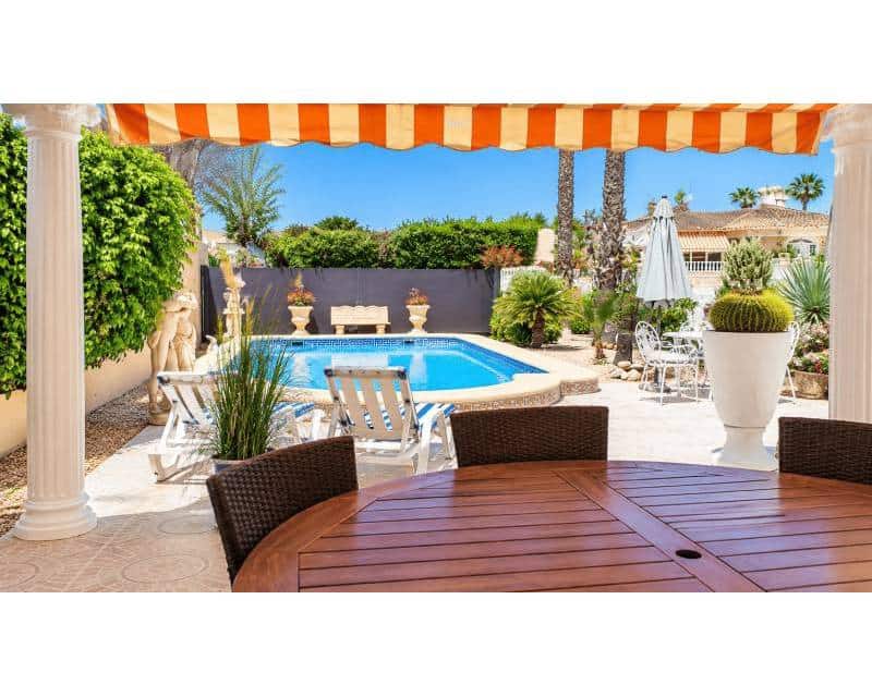 3 soveværelse Villa til salg i Benferri med swimmingpool - € 375.000 (Ref: 10076878)