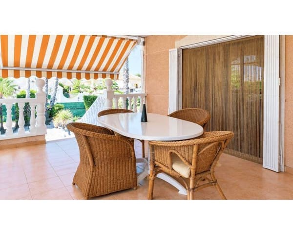 3 soveværelse Villa til salg i Benferri med swimmingpool - € 375.000 (Ref: 10076878)
