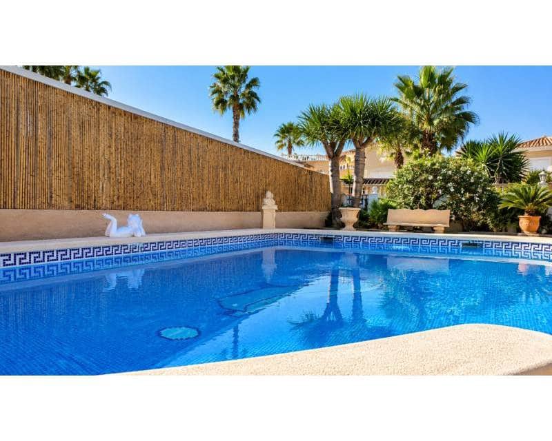 3 soveværelse Villa til salg i Benferri med swimmingpool - € 375.000 (Ref: 10076878)