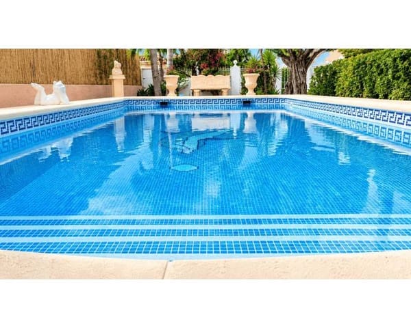 3 soveværelse Villa til salg i Benferri med swimmingpool - € 375.000 (Ref: 10076878)
