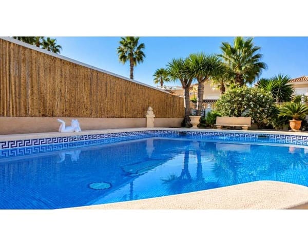 3 soveværelse Villa til salg i Benferri med swimmingpool - € 375.000 (Ref: 10076878)