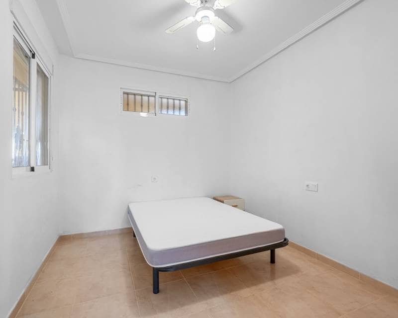 3 soveværelse Lejlighed til salg i Orihuela Costa med swimmingpool - € 189.000 (Ref: 10076881)