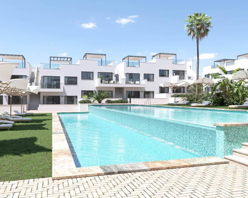 Casa de 2 habitaciones en Torrevieja en venta con piscina - 329.900 € (Ref: 10077136)