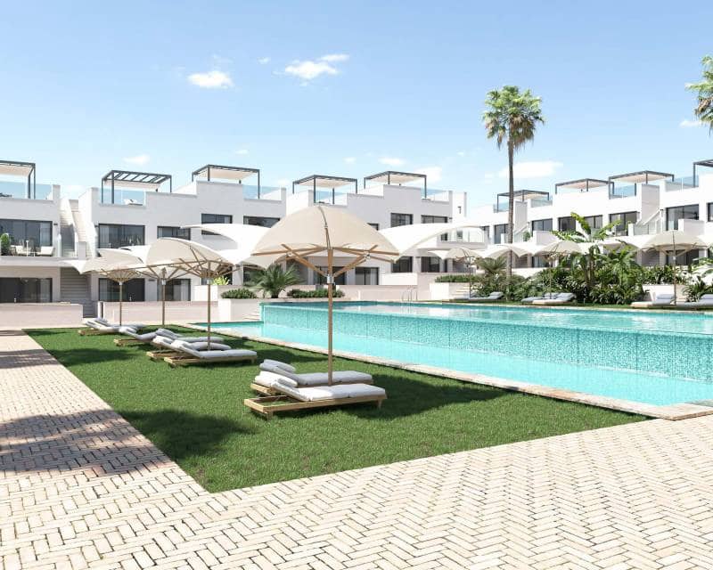 Casa de 2 habitaciones en Torrevieja en venta con piscina - 329.900 € (Ref: 10077136)