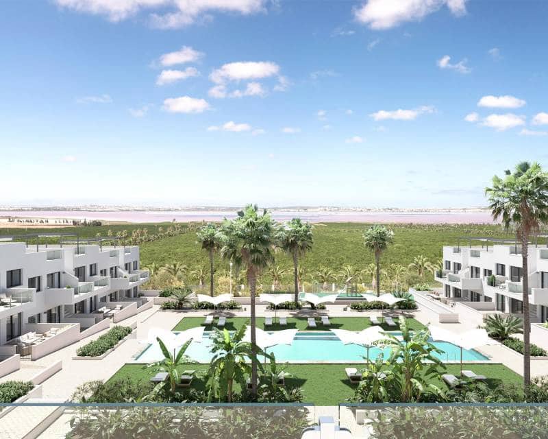 Casa de 2 habitaciones en Torrevieja en venta con piscina - 329.900 € (Ref: 10077136)