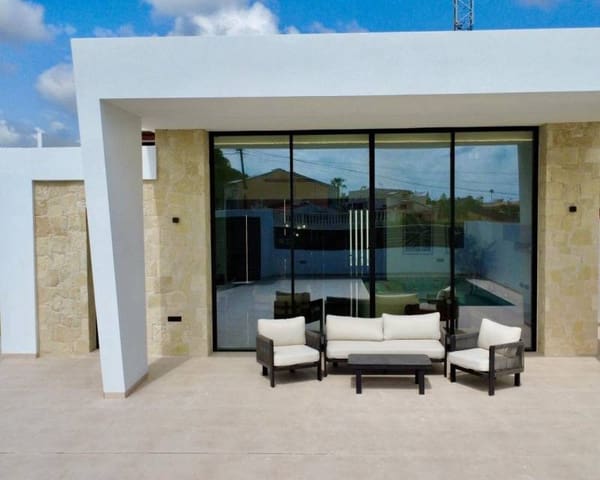 3 sovrum Villa till salu i Los Balcones med pool garage - 790 000 € (Ref: 10079085)