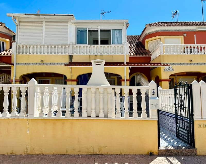 2 Zimmer Haus zu verkaufen in Torrevieja mit Pool Garage - 286.500 € (Ref: 10079854)