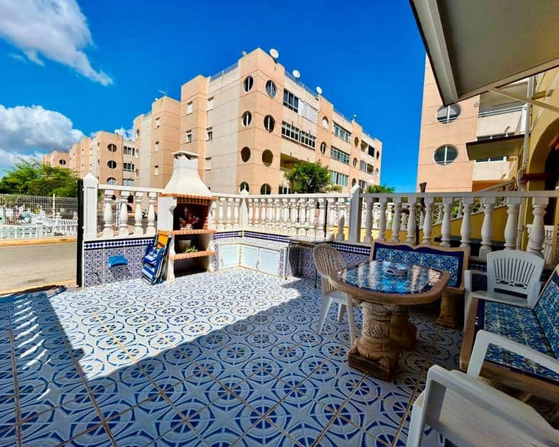 2 Zimmer Haus zu verkaufen in Torrevieja mit Pool Garage - 286.500 € (Ref: 10079854)