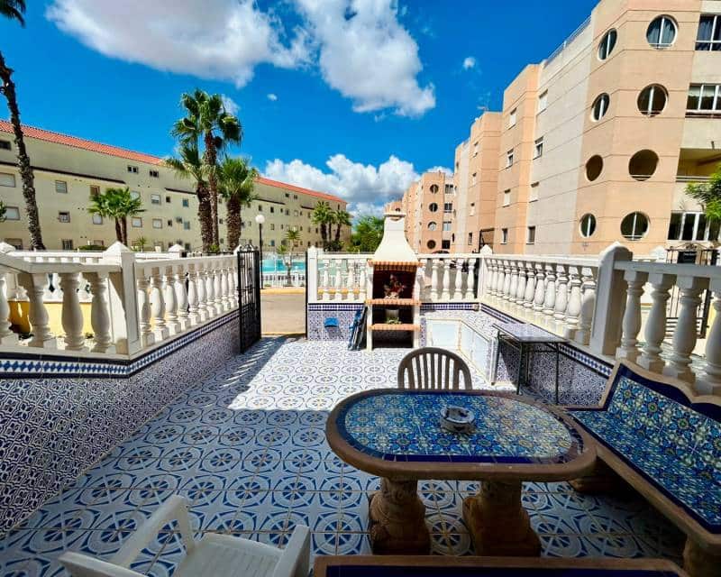 2 Zimmer Haus zu verkaufen in Torrevieja mit Pool Garage - 286.500 € (Ref: 10079854)