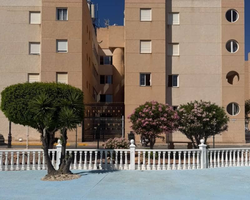 2 Zimmer Haus zu verkaufen in Torrevieja mit Pool Garage - 286.500 € (Ref: 10079854)