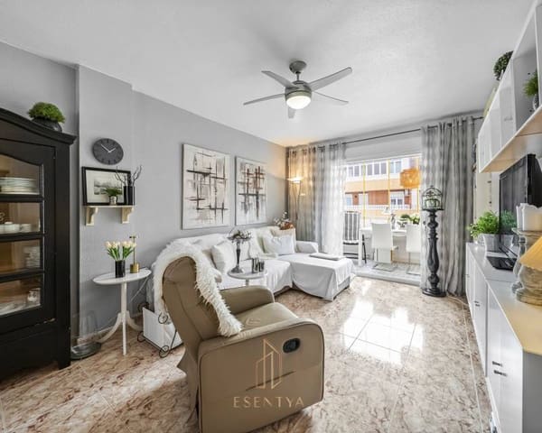 2 makuuhuone Kattohuoneisto myytävänä paikassa Torrevieja mukana uima-altaan - 189 000 € (Ref: 10081638)