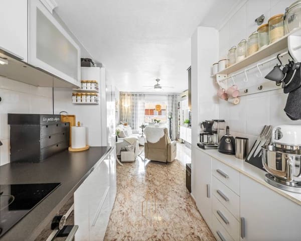 2 makuuhuone Kattohuoneisto myytävänä paikassa Torrevieja mukana uima-altaan - 189 000 € (Ref: 10081638)