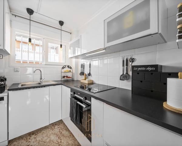 2 makuuhuone Kattohuoneisto myytävänä paikassa Torrevieja mukana uima-altaan - 189 000 € (Ref: 10081638)