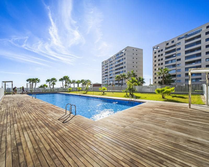 3 quarto Apartamento para venda em Punta Prima com piscina - 575 000 € (Ref: 10082097)