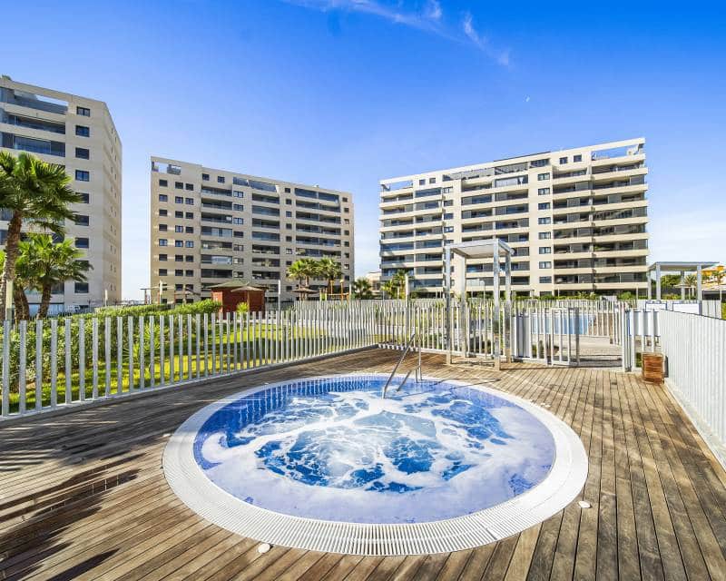 3 quarto Apartamento para venda em Punta Prima com piscina - 575 000 € (Ref: 10082097)