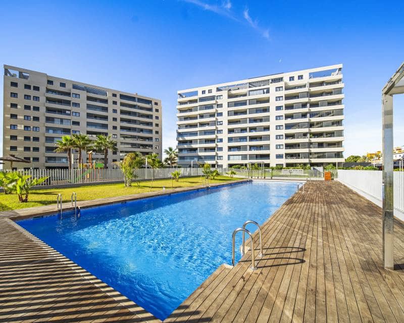 3 quarto Apartamento para venda em Punta Prima com piscina - 575 000 € (Ref: 10082097)