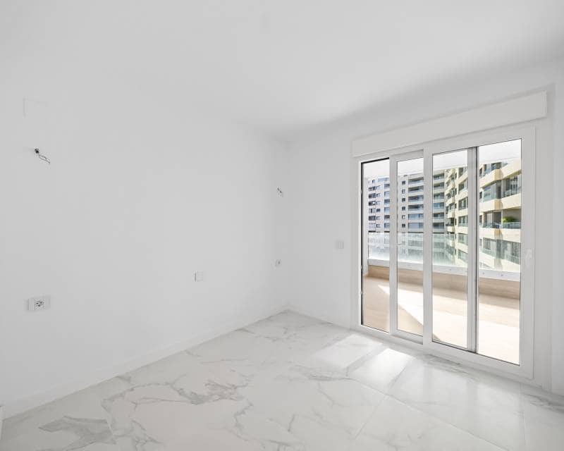 3 quarto Apartamento para venda em Punta Prima com piscina - 575 000 € (Ref: 10082097)