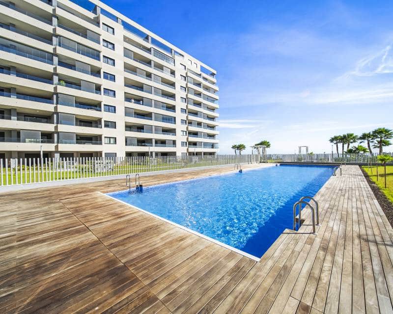3 quarto Apartamento para venda em Punta Prima com piscina - 575 000 € (Ref: 10082097)
