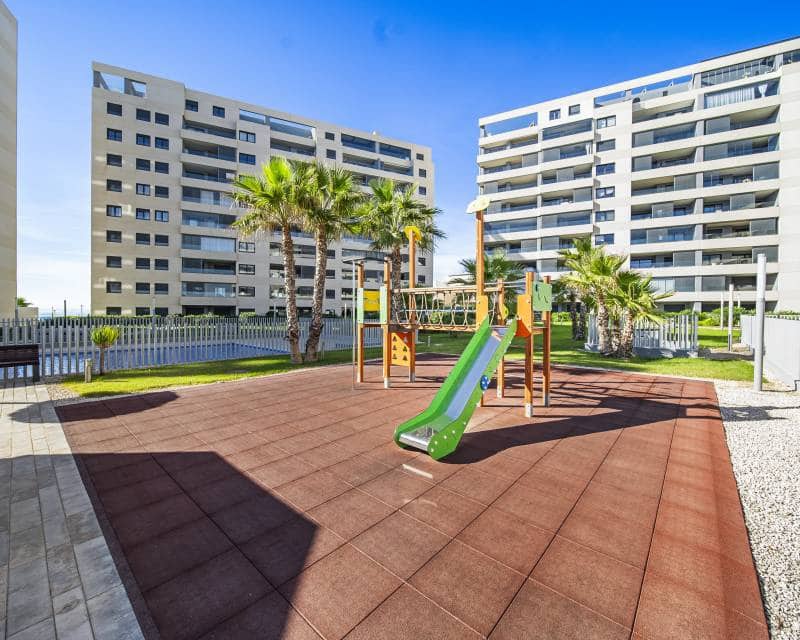 3 quarto Apartamento para venda em Punta Prima com piscina - 575 000 € (Ref: 10082097)