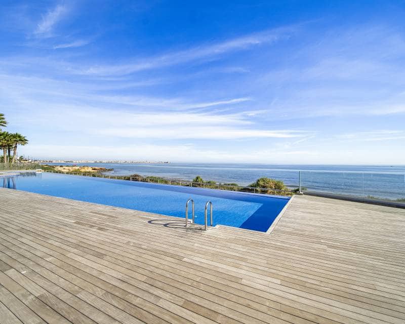 3 quarto Apartamento para venda em Punta Prima com piscina - 575 000 € (Ref: 10082097)