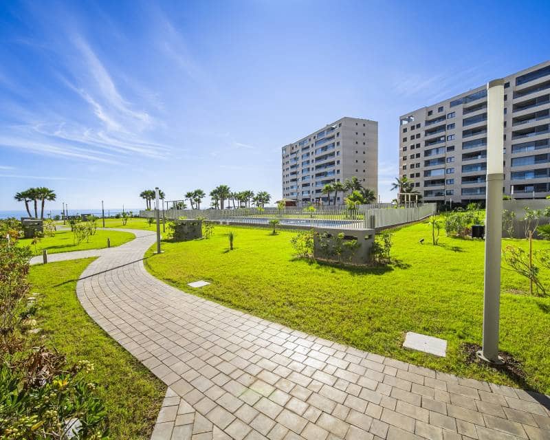 3 quarto Apartamento para venda em Punta Prima com piscina - 575 000 € (Ref: 10082097)