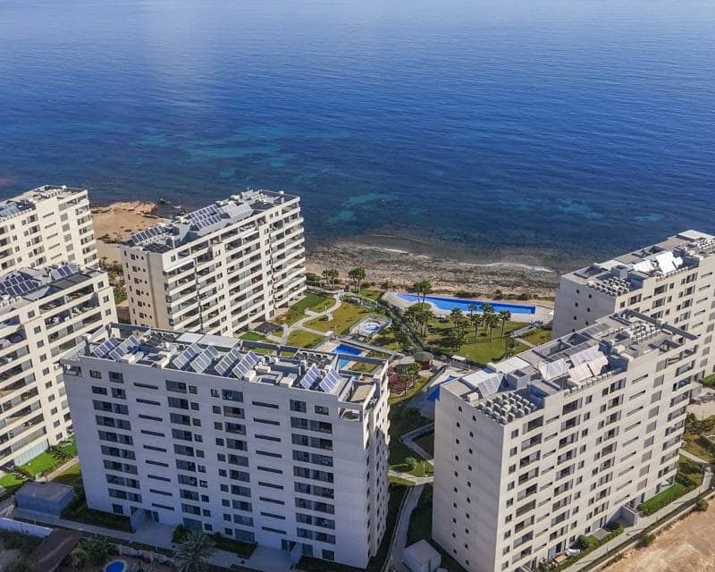3 quarto Apartamento para venda em Punta Prima com piscina - 575 000 € (Ref: 10082097)