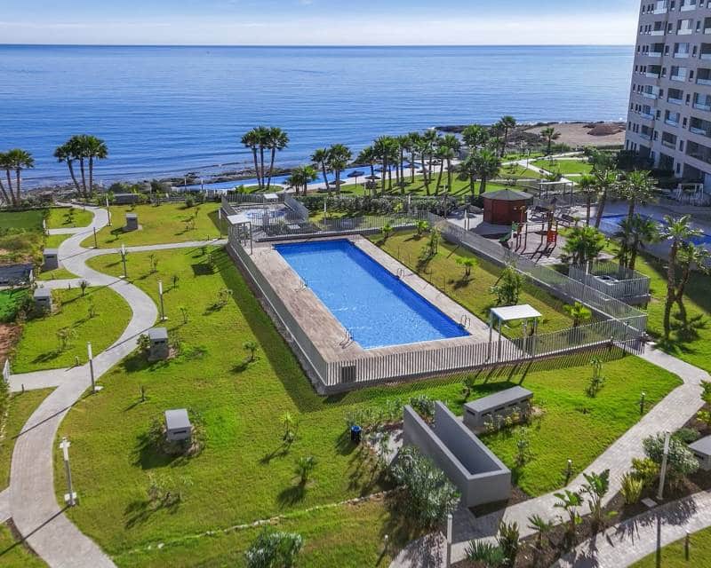 3 quarto Apartamento para venda em Punta Prima com piscina - 575 000 € (Ref: 10082097)