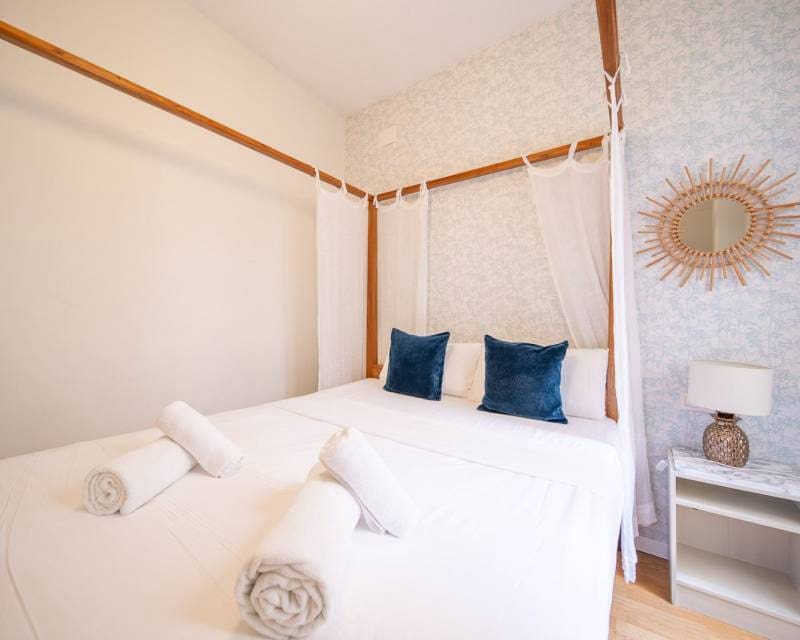 2 Zimmer Apartment zu verkaufen in Alicante / Alacant Stadt - 275.000 € (Ref: 10082100)