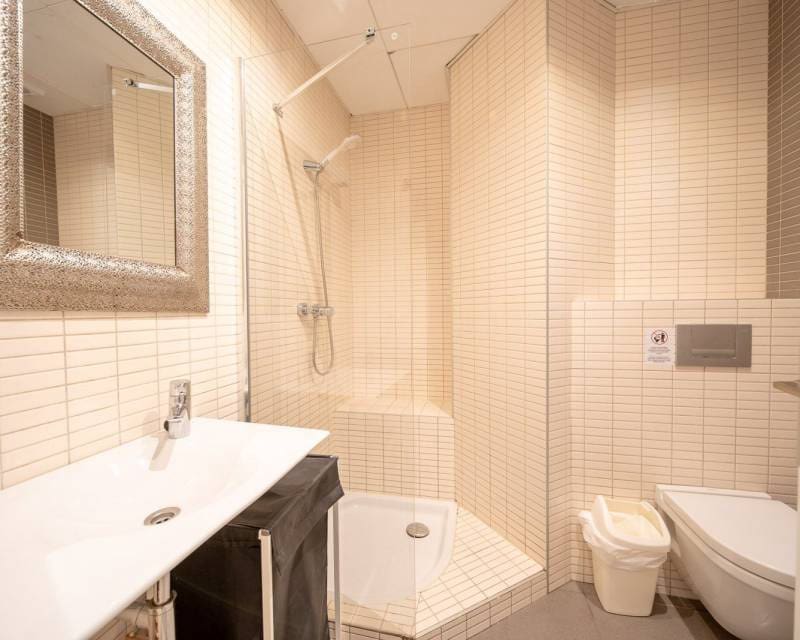 2 Zimmer Apartment zu verkaufen in Alicante / Alacant Stadt - 275.000 € (Ref: 10082100)