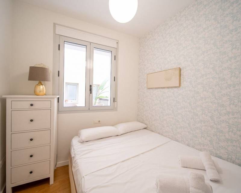2 Zimmer Apartment zu verkaufen in Alicante / Alacant Stadt - 275.000 € (Ref: 10082100)