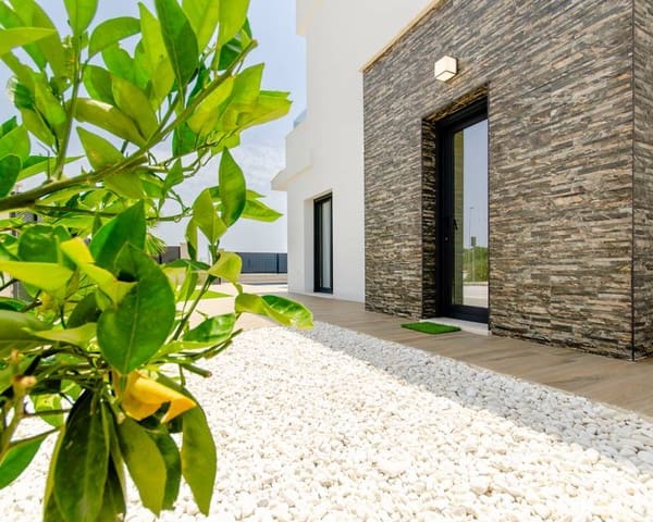 Chalet de 3 habitaciones en Vistabella, Orihuela en venta - 459.000 € (Ref: 10082101)