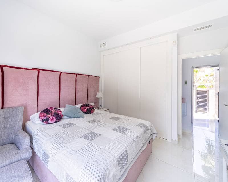 4 soveværelse Villa til salg i Orihuela Costa med swimmingpool - € 759.000 (Ref: 10088493)