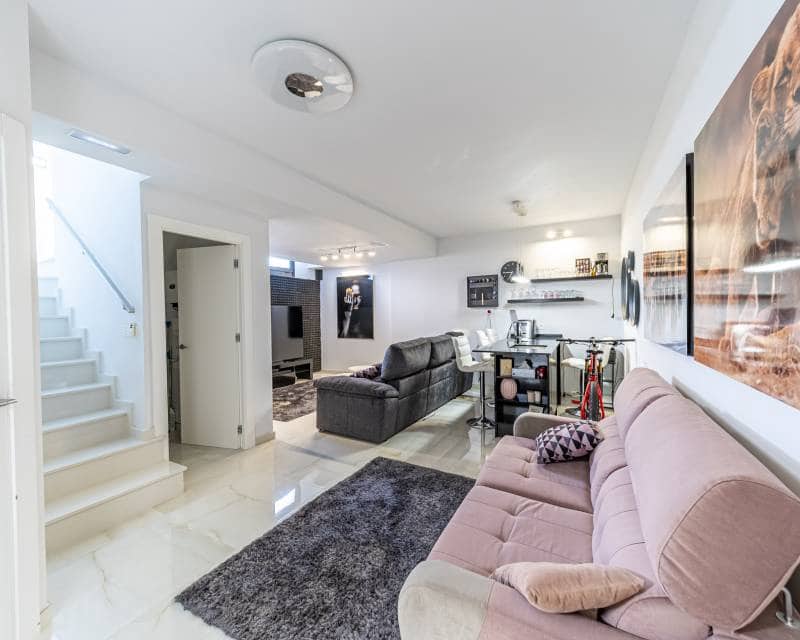 4 soveværelse Villa til salg i Orihuela Costa med swimmingpool - € 759.000 (Ref: 10088493)