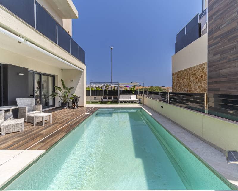 4 soveværelse Villa til salg i Orihuela Costa med swimmingpool - € 759.000 (Ref: 10088493)