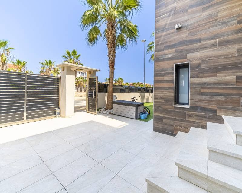 4 soveværelse Villa til salg i Orihuela Costa med swimmingpool - € 759.000 (Ref: 10088493)